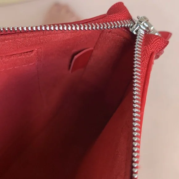 Red LV Louis Vuitton shoulder bag Pochette. - Picture 9 of 10